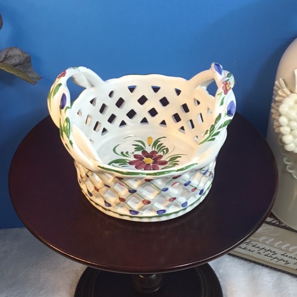 🌿🌺🌿OPEN WEAVE PORCELAIN BASKET FROM PORTUGAL 🌺 - Picture 2 of 8
